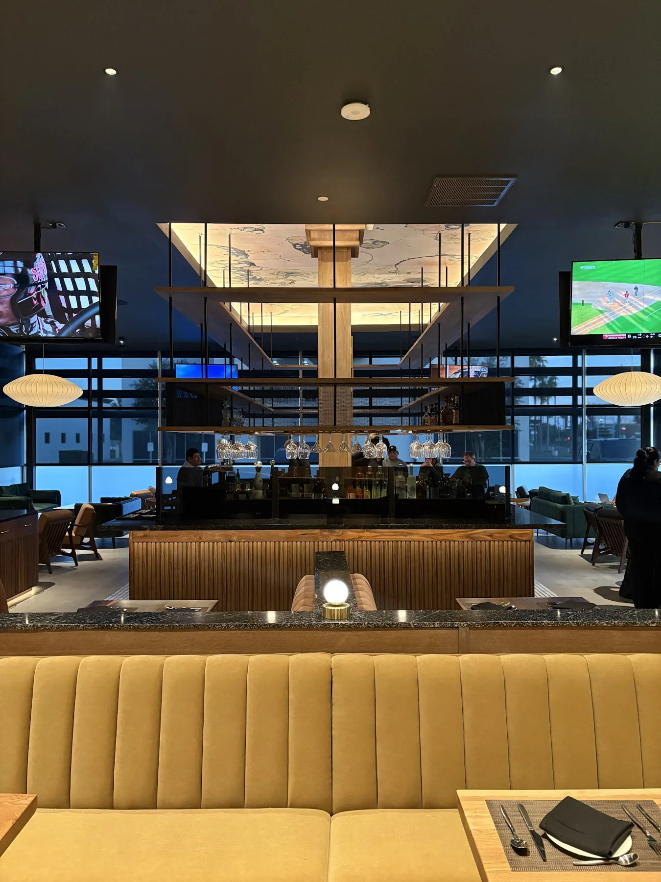 Illuminated bar at Mujinzo